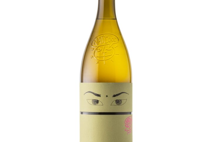 Niepoort Nat Cool Drink Me , Vinho Verde DOC, Vinho Verde , Pétillant Naturel, naturalnie musujące wino, białe wytrawne wino, wino portugalskie, lekkie wino na lato, portugalskie wino białe, wino na piknik, wino aperitif, wino do sushi, wino do owoców morza, wino do sałatek, wino do owoców morza, wino na spotkanie z przyjaciółmi, fermentacja całych gron, minimalna ingerencja winiarska, naturalne osady, Azal, Arinto, Avesso, Trajadura, Loureiro, chłodn kwasowość, mineralna świeżość, subregion Amarante & Lousada, lekkie 11% vol, bez filtracji, wino rzemieślnicze, wino biologiczne, wino bez siarki, wino bez siarczanów, wino nisko interwencyjne, wino do ryb z grilla, wino do sałatek z kozim serem, wino na upalne dni, letnie wino, summer wine, wino na lato, kup Niepoort Nat Cool Drink Me online, najlepsze białe wino, nalepsze Vinho Verde, Niepoort Nat Cool Drink Me cena i opinie , gdzie kupić Niepoort Nat Cool Drink Me Vinho Verde, wino białe, wino