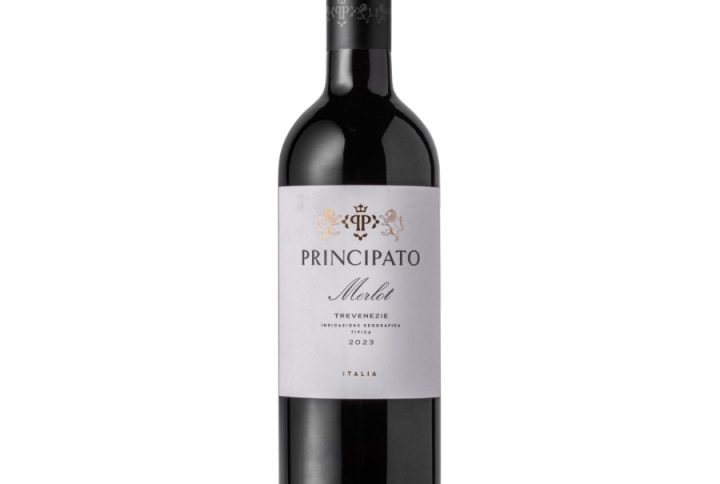 Cavit Principato Merlot, Merlot z Włoch, Wino czerwone wytrawne Merlot, Włoskie wino czerwone online, Principato Merlot cena, Cavit Merlot opinie, Merlot Veneto Trevenezie, najlepsze włoskie Merlot do obiadu, wino Cavit Merlot do pizzy i makaronu, eleganckie czerwone wino na prezent, Merlot Cavit sklep internetowy, Cavit Principato Merlot degustacja, wino czerwone do grillowanych mięs, Merlot Cavit Trevenezie IGP, włoskie wina sklep internetowy Polska, Cavit Merlot Lublin Warszawa Kraków, Winny Skład Cavit Principato Merlot, kup Merlot online w Polsce, włoskie czerwone wino dostawa do domu, rubinowe wino Merlot z owocowym aromatem, Cavit Merlot – malina czereśnia śliwka, uniwersalne wino czerwone do codziennych dań, Merlot Cavit – harmonia smaku i elegancji, Cavit Principato Merlot – klasyka włoskiego winiarstwa, Wino na lato, Wino na prezent, Wino online, Sklep z winem online, Sklep internetowy z winem włoskim, Wino z dostawą do domu, Wino na prezent online, Wino premium sklep internetowy, Wino białe wytrawne cena, Wino białe wytrawne sklep, sklep z winem online , wino sklep internetowy, Winny Skład, WinnySkład com, Winny Skład sklep internetowy,