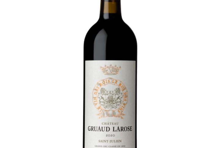 CHATEAU GRUAUD LAROSE, CHATEAU GRUAUD LAROSE 2020 – ikona apelacji Saint-Julien i klasyczne Bordeaux. Gruaud Larose – prestiżowa posiadłość z Médoc, ceniona przez koneserów. Bordeaux 2020 – rocznik o znakomitej koncentracji i potencjale dojrzewania. Saint-Julien – apelacja słynąca z elegancji i równowagi wina. Grand Cru Classé – gwarancja jakości i prestiżu. francuskie czerwone wino – idealne na specjalne okazje. wino wytrawne o strukturze i głębi smaku. blend Bordeaux – harmonijne połączenie Cabernet Sauvignon, Merlot i Cabernet Franc. wino kolekcjonerskie i wino do starzenia – świetne do piwniczki. wino do czerwonych mięs – perfekcyjny partner dla steków i jagnięciny. wino na prezent – elegancki wybór dla konesera. szlachetne czerwone wino – dla tych, którzy szukają klasy i charakter