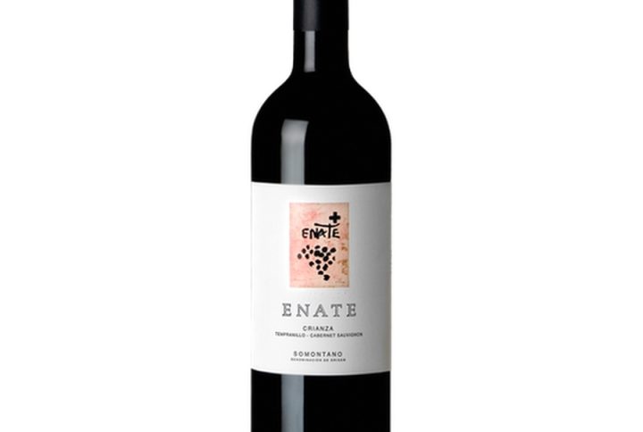 ENATE CRIANZA – połączenie tradycji hiszpańskiej crianzy z nowoczesnym stylem. hiszpańskie czerwone wino – esencja Aragonii w kieliszku. crianza 15% – wino o wysokiej mocy, ale doskonale zbalansowane. wino z hiszpanii – region o rosnącej renomie i jakości. enate 0, 75l – klasyczna pojemność idealna na kolację lub degustację w gronie znajomych. wytrawne czerwone wino – bez zbędnej słodyczy, z wyrazistą strukturą. aragonia crianza – charakterystyczny styl regionu, łączący słońce i świeżość. wino dojrzewające w beczce – złożoność, głębia i elegancja. intensywne czerwone wino – mocny kolor, aromat i smak. wino o wysokiej mocy – idealne na długie, wieczorne rozmowy. wino do mięs – stworzone do steków, jagnięciny i dań z grilla. hiszpańska crianza – klasyczna kategoria jakościowa z dojrzewaniem w beczce. nowoczesne hiszpańskie wino – świeże, intensywne, pełne energii. wino z aromatem dębu – wanilia, tost, delikatna czekolada. pełne czerwone wino – gęste, strukturalne, satysfakcjonujące. wino premium hiszpania – wysoka jakość i prestiż producenta. crianza enate tasting – idealne do świadomej degustacji i analizy aromatów. wino na prezent – elegancki wybór na każdą okazję. wino z charakterem – wyraziste, zapadające w pamięć. bogate czerwone wino – wielowarstwowe, z długim finiszem. wino o głębokim kolorze – wizualna zapowiedź intensywności. wino z nutami wanilii i przypraw – szlachetna beczka i dojrzałe owoce. wino starzone w beczce – czas i dąb pracują na jego korzyść. hiszpańskie wino jakościowe – pewność stylu i klasy.