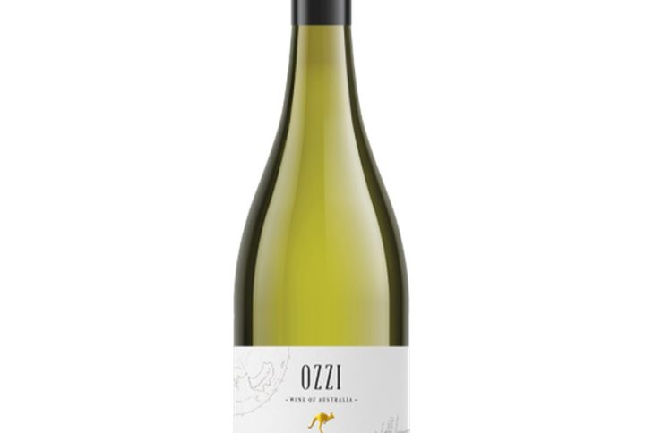 OZZI Chardonnay. chardonnay australia. wino białe wytrawne. wino australijskie. chardonnay 12, 5%. wino do ryb. wino do drobiu. aromatyczne chardonnay. owocowe chardonnay. wino ozzie. wino z australijskich winnic. chardonnay półka codzienna. wino na prezent. wino lekkie i świeże. wino o aromatach cytrusowych. wino o aromatach tropikalnych. wino do lekkich potraw. wino białe na co dzień. wino z nowego świata. wino australijskie chardonnay. wino ozzie chardonnay. wino białe 0, 75l. wino wytrawne australia. wino białe aromatyczne. wino do sałatek. wino do makaronów.