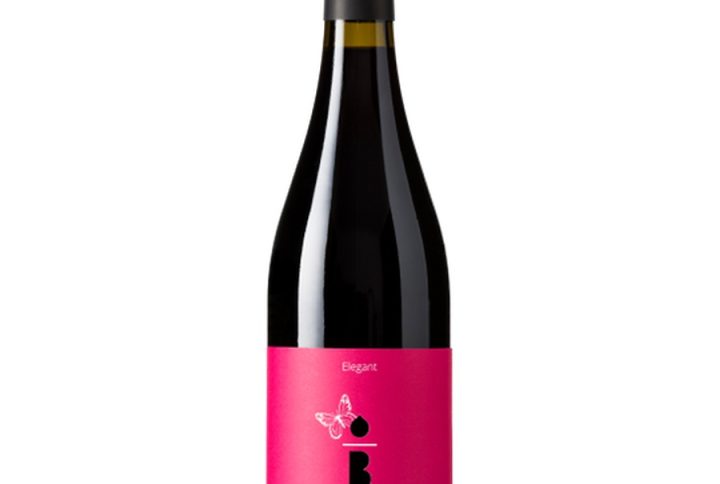 PAGO CASA BENASAL ELEGANT, pago casa benasal elegant organic, wino organiczne, hiszpańskie wino czerwone, wino ekologiczne, wino z Hiszpanii, wino wytrawne, wino premium, wino na prezent, wino z Walencji, organic red wine, hiszpańskie wino bio, wino ekologiczne czerwone, wino 14%, wino butelkowane w Hiszpanii, wino z małej winnicy, wino wegańskie, wino do czerwonych mięs, wino do dojrzewających serów, wino o intensywnym aromacie, wino z aromatem owoców leśnych, wino z nutami przypraw, wino eleganckie, wino zrównoważone, wino na kolację, wino do potraw grillowanych, wino z charakterem,