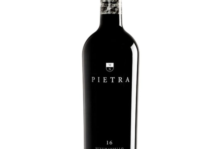 susumaniello, wino czerwone z Apulii, Pietra Susumaniello, intensywne włoskie czerwone, wino włoskie 14%, susumaniello 0, 75l, pełne czerwone wino, wino o wysokiej koncentracji, nowoczesne wino z południa Włoch, apulia czerwone wytrawne, wino o aromatach ciemnych owoców, wino do mięs, wino o głębokim kolorze, wino strukturalne, wino z charakterem, wino premium z Apulii, wino na prezent, wino o aksamitnych taninach, wino z południowych Włoch, wino o intensywnym bukiecie, wino wytrawne włoskie, wino butikowe, wino z lokalnego szczepu, wino o wysokiej zawartości alkoholu, wino eleganckie czerwone,