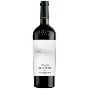 PURCARI NEGRU DE PURCARI, Purcari Negru de Purcari – ikona wśród czerwonych win z Mołdawii. Negru de Purcari – kultowy kupaż z regionu Purcari. Purcari czerwone wytrawne – eleganckie, wytrawne wino o głębokim smaku. Mołdawskie wino czerwone – reprezentant najlepszego oblicza mołdawskiego winiarstwa. Premium red blend Mołdawia – kupaż klasy premium z Mołdawii. Wino z Mołdawii – połączenie tradycji i nowoczesności. Purcari winery – renomowany producent z regionu Purcari. Czerwone wino beczkowe – dojrzewające w dębie, o złożonym charakterze. Wino do mięs i wino do steków – idealne do wołowiny, dziczyzny i grillowanych potraw. Wino eleganckie wytrawne – pełne klasy i harmonii. Wino kupażowane – starannie skomponowany blend. Wino o intensywnym aromacie – bogate w nuty owoców, przypraw i dębu. Wino z regionu Purcari – wyjątkowe terroir nad Dniestrem. Wino kolekcjonerskie Purcari – idealne do leżakowania. Wino o wysokiej jakości – doceniane przez koneserów. Wino na prezent – elegancki wybór na specjalne okazje. Wino z charakterem – wyraziste, zapadające w pamięć. Wino o głębokim kolorze – intensywna barwa rubinu. Wino o złożonym bukiecie – wielowarstwowe aromaty. Wino starzone w beczce – szlachetne nuty dębu i przypraw. Wino premium z Mołdawii – klasa i prestiż w kieliszku. Purcari Negru – synonim jakości i elegancji. Wino do kolacji – idealne na wieczorne spotkania. Wino klasy premium – dla wymagających miłośników czerwonego wina.