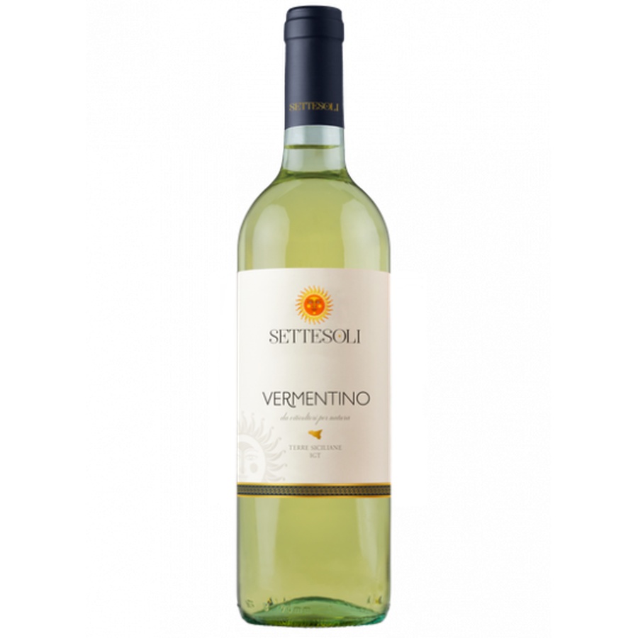 SETTESOLI VERMENTINO, Vermentino – szlachetny szczep dający rześkie, aromatyczne białe wina. Settesoli Vermentino – sycylijska interpretacja klasycznego szczepu. Wino białe włoskie – elegancja i tradycja w nowoczesnym wydaniu. Vermentino Sicilia – śródziemnomorski charakter i morska świeżość. Delikatne wino białe – lekkie, przystępne, idealne na co dzień. Cytrusowe wino – aromat cytryny, limonki, grejpfruta. Aromatyczne białe wino – kwiaty, zioła, owoce w harmonijnej kompozycji. Wino wytrawne – czyste, rześkie, bez zbędnej słodyczy. Wino o świeżej kwasowości – idealne do jedzenia i na upały. Wino śródziemnomorskie – smak południa w kieliszku. Wino z Sycylii – połączenie słońca, morza i mineralnych gleb. Lekko mineralne wino – subtelna, elegancka struktura. Wino na lato – orzeźwiające, lekkie, idealne na ciepłe dni. Wino o aromacie cytrusów – energetyzujące i rześkie. Wino o nutach ziołowych – śródziemnomorskie zioła w tle. Wino o nutach kwiatowych – delikatne, eleganckie aromaty. Wino do ryb, wino do makaronu, wino do owoców morza – wszechstronny partner do kuchni. Wino na co dzień – przystępne, lekkie, zawsze na czasie. Wino 13% – idealny balans mocy i lekkości. Wino 0, 75l – klasyczna butelka na każdą okazję. Wino włoskie wytrawne – autentyczny smak południa. Wino z południa Włoch – słońce, morze i zioła w jednym kieliszku. Wino o lekkiej strukturze – pijalne, świeże, niezwykle przyjemne.