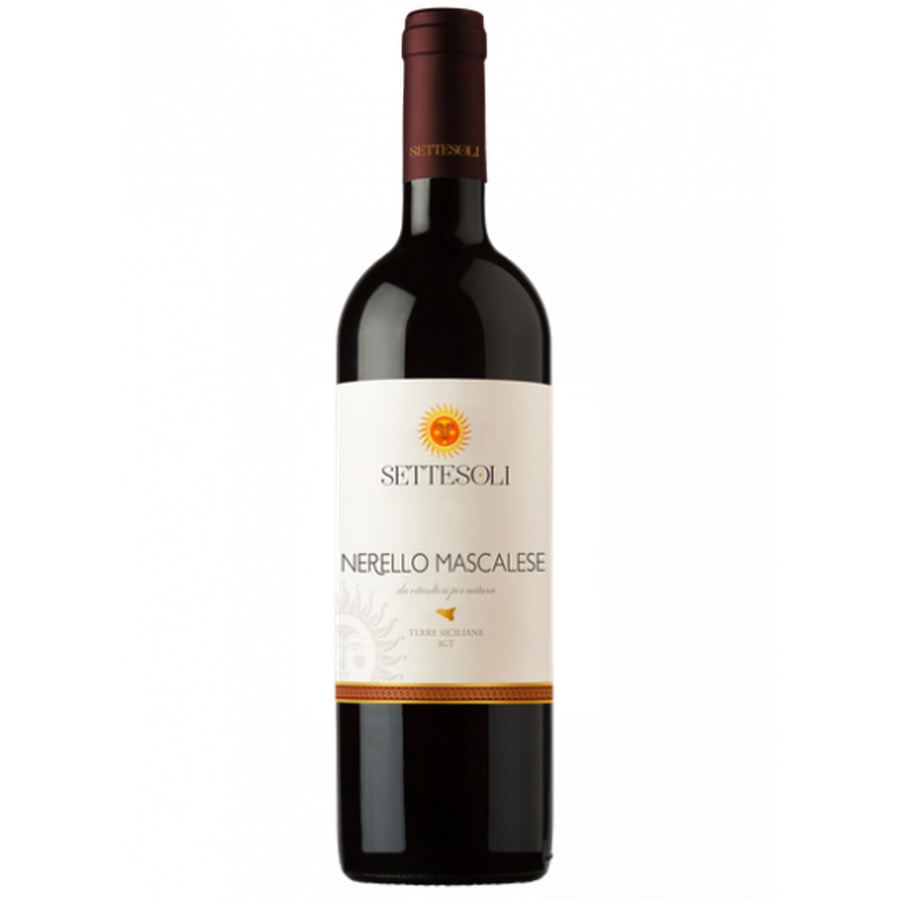 SETTESOLI NERELLO MASCALESE, nerello mascalese – lokalny sycylijski szczep o eleganckim, lekko pikantnym charakterze. settesoli nerello mascalese – wino z kooperatywy Settesoli, łączące tradycję i nowoczesność. wino czerwone włoskie – klasyka włoskiego stołu w nowoczesnym wydaniu. sycylijskie wino czerwone – pełne słońca, świeżości i śródziemnomorskiego klimatu. wino z Sycylii – idealne do kuchni włoskiej i śródziemnomorskiej. settesoli rosso – owocowe czerwone wino o średniej budowie. wytrawne czerwone wino – zrównoważone, świeże, z delikatną pikantnością. wino 12, 5% – umiarkowana moc, świetna pijalność. aromaty czerwonych owoców – wiśnie, maliny, porzeczki. wino do makaronu i wino do pizzy – stworzone do dań włoskich. wino na co dzień – uniwersalne, przystępne, a jednocześnie z charakterem. wino włoskie wytrawne – klasyczny styl w nowoczesnej odsłonie. lekko pikantne czerwone wino – z nutą pieprzu i ziół. owocowe czerwone wino – soczyste, świeże, przyjemne. wino z południa Włoch – pełne słońca i śródziemnomorskiej energii. wino do dań włoskich – idealny partner dla pizzy, makaronu i antipasti. wino o dobrej kwasowości – świeże, rześkie, zachęcające do kolejnego łyka. wino z kooperatywy Settesoli – gwarancja jakości i autentyczności. wino na prezent – elegancki, sycylijski wybór. wino stołowe premium – codzienna przyjemność w podniesionym standardzie. wino o zbalansowanym smaku – harmonia owocu, kwasowości i delikatnych tanin.