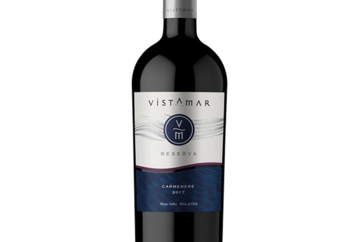Vistamar Reserva Carmenere – rozpoznawalna etykieta z Chile, wino czerwone Chile – klasyka z Central Valley, Carmenere reserva – wyższa klasa jakości, chilijskie wino wytrawne – wyraziste, ale harmonijne, aromatyczne czerwone wino – intensywny bukiet owoców i przypraw, wino o nutach śliwki i przypraw – głęboki, ciepły profil smakowy, wino do mięs i wino do grilla – idealne do dań z rusztu, wino z Chile z regionu wino z doliny Central Valley, Vistamar Carmenere 0, 75 – wygodna, klasyczna pojemność, wino 13% – zrównoważona moc alkoholu, czerwone wytrawne – uniwersalne do jedzenia, wino o pełnym smaku i wino o aksamitnych taninach, wino z nutami owoców leśnych – jeżyny, jagody, czarna porzeczka, wino na prezent – elegancki wybór, wino premium Chile – wyższa półka jakości, wino rezerwowe – więcej głębi i złożoności, wino do kolacji – idealne na wieczorne spotkania, wino o intensywnym aromacie – długo zapada w pamięć, wino z odmiany Carmenere – charakterystyczny chilijski szczep, wino z charakterem – wyraziste, ale harmonijne, wino do kuchni latynoamerykańskiej – tacos, burrito, grillowane mięsa, wino z głębokim kolorem – rubinowo-purpurowa barwa,